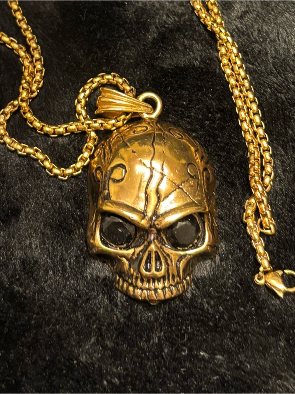 Men's Gold Skull Pendant Necklace - Bold Metal Accent